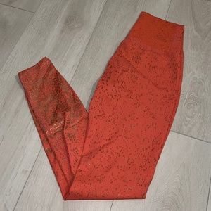 Buff bunny Coral Rose Gold Flecks Workout Leggings Peach - size small